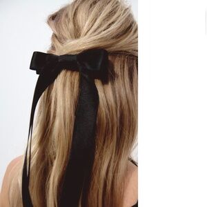 Zara SATIN EFFECT BOW HAIR CLIP